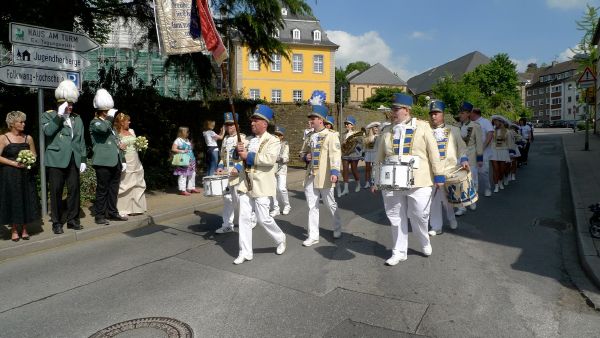 Schtzenumzug am Pfingstsonntag